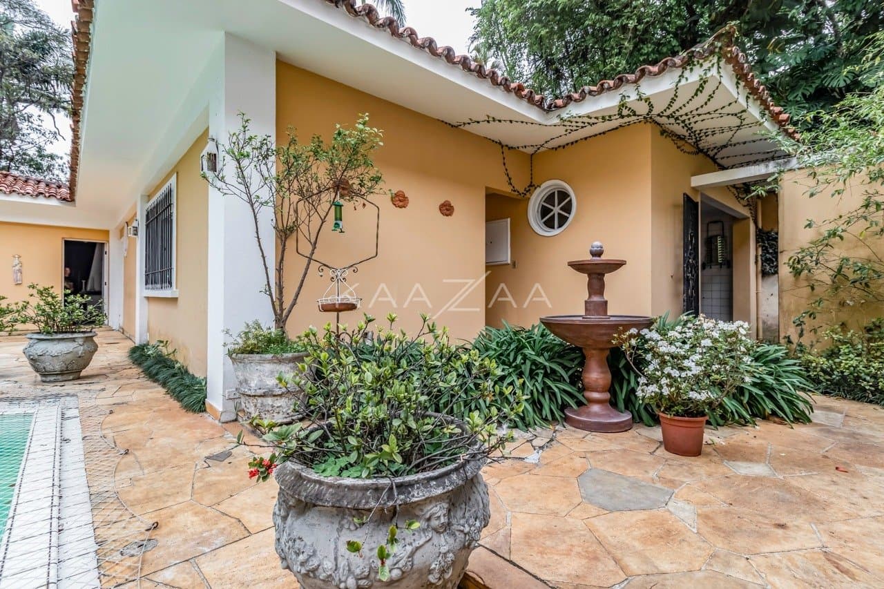 Casa clássica na Cidade Jardim com 4 suítes, piscina e terreno delicioso. - Foto 6