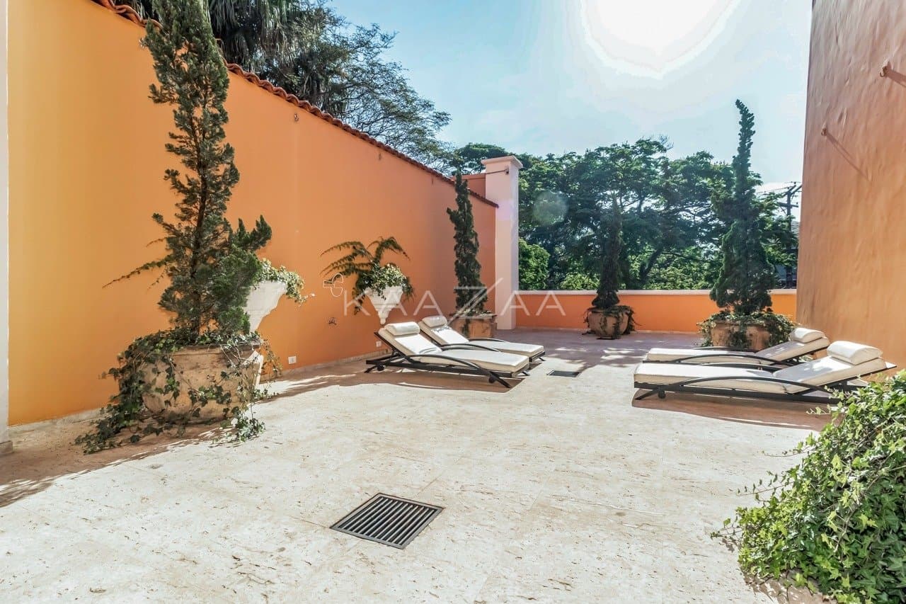 Casa deliciosa com lindo jardim e 4 suítes. Reformada, no Jardim Guedala. - Foto 24