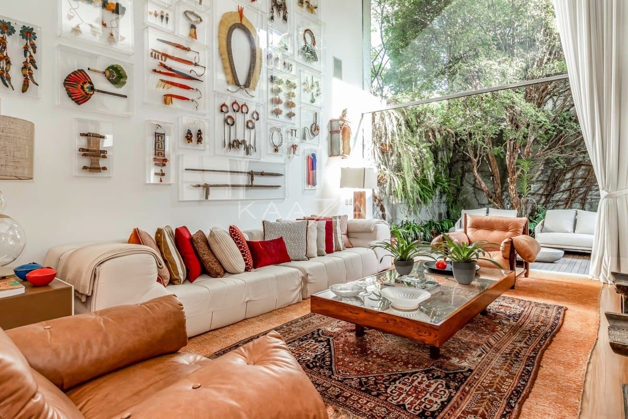 Uma mescla entre natureza e cidade grande se encontra nesta casa no Jardim Paulistano. - Foto 4