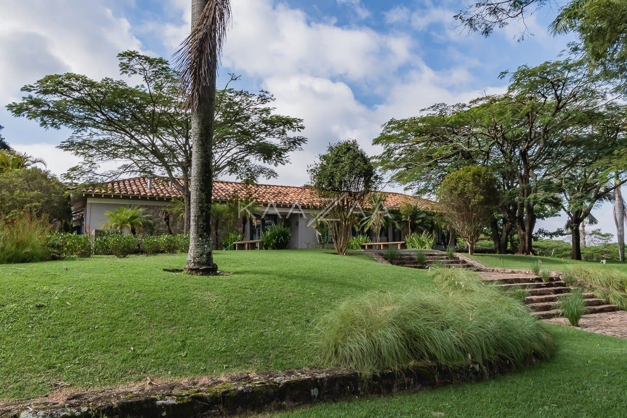 Linda paisagem e ares coloniais são o charme desta casa no condomínio Quinta da Baroneza. - Foto 104