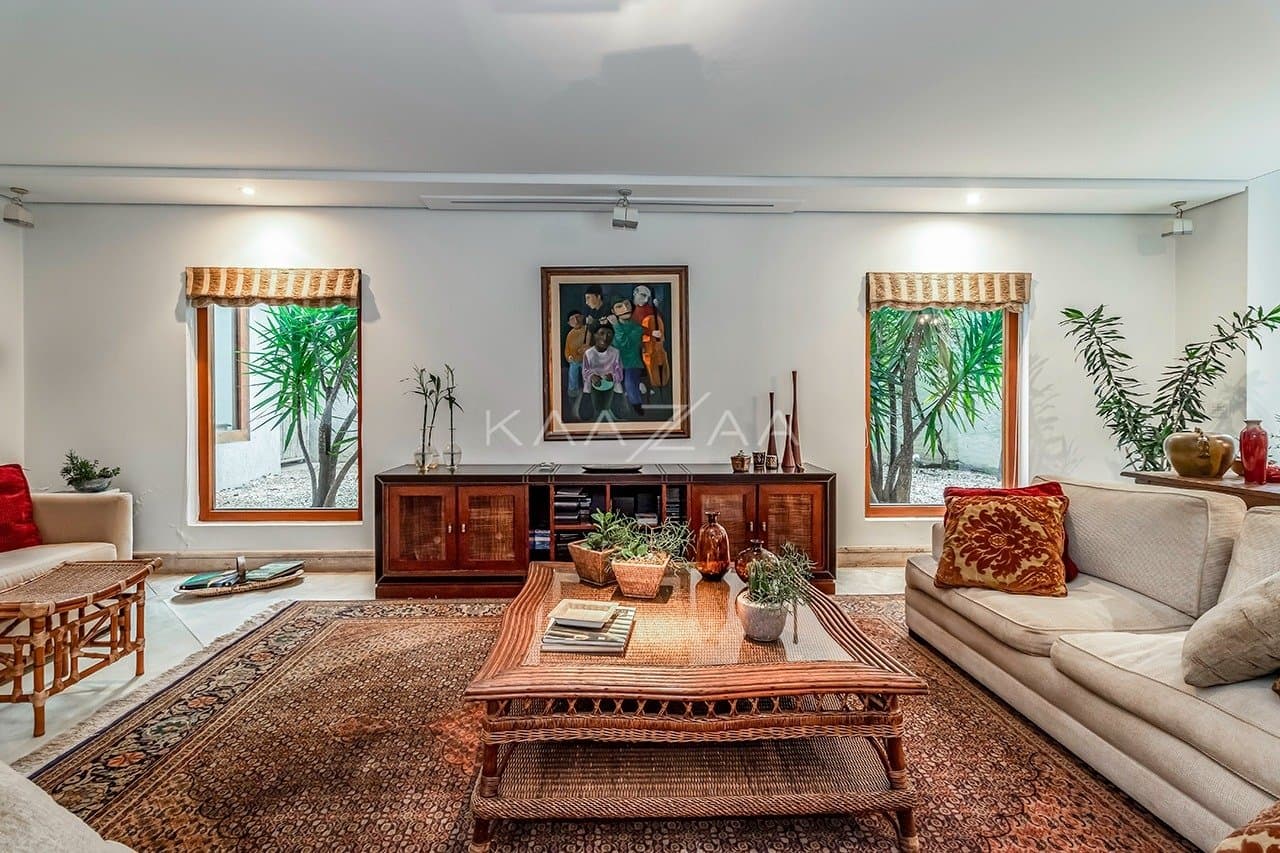 Uma casa rodeada de bom gosto, feita para renovar as energias. No Jardim Guedala. - Foto 13