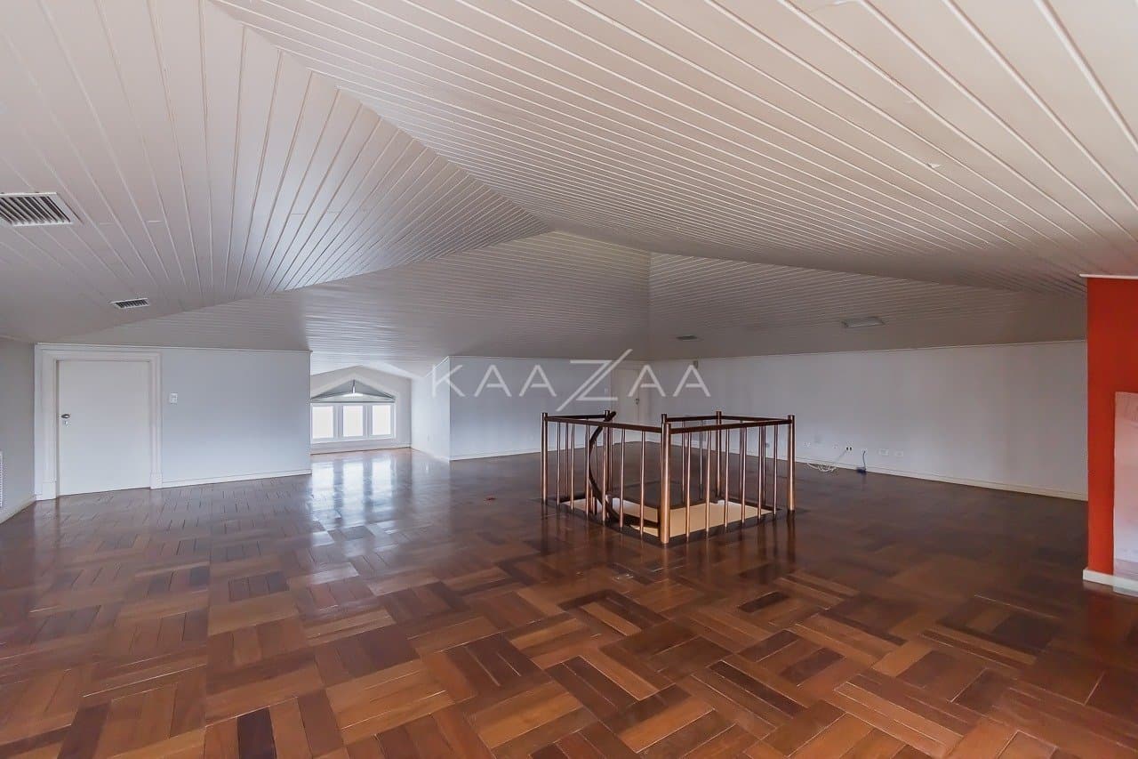 Espaços super amplos, muitos verdes e uma vista divina. Casa no estilo europeu, na Cidade Jardim. - Foto 53