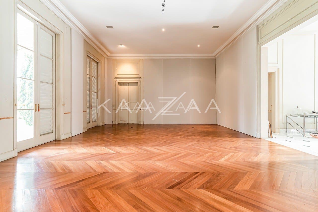 Casa exuberante com jardim e vista verde infinita. Em rua sossegada no Real Parque. - Foto 9