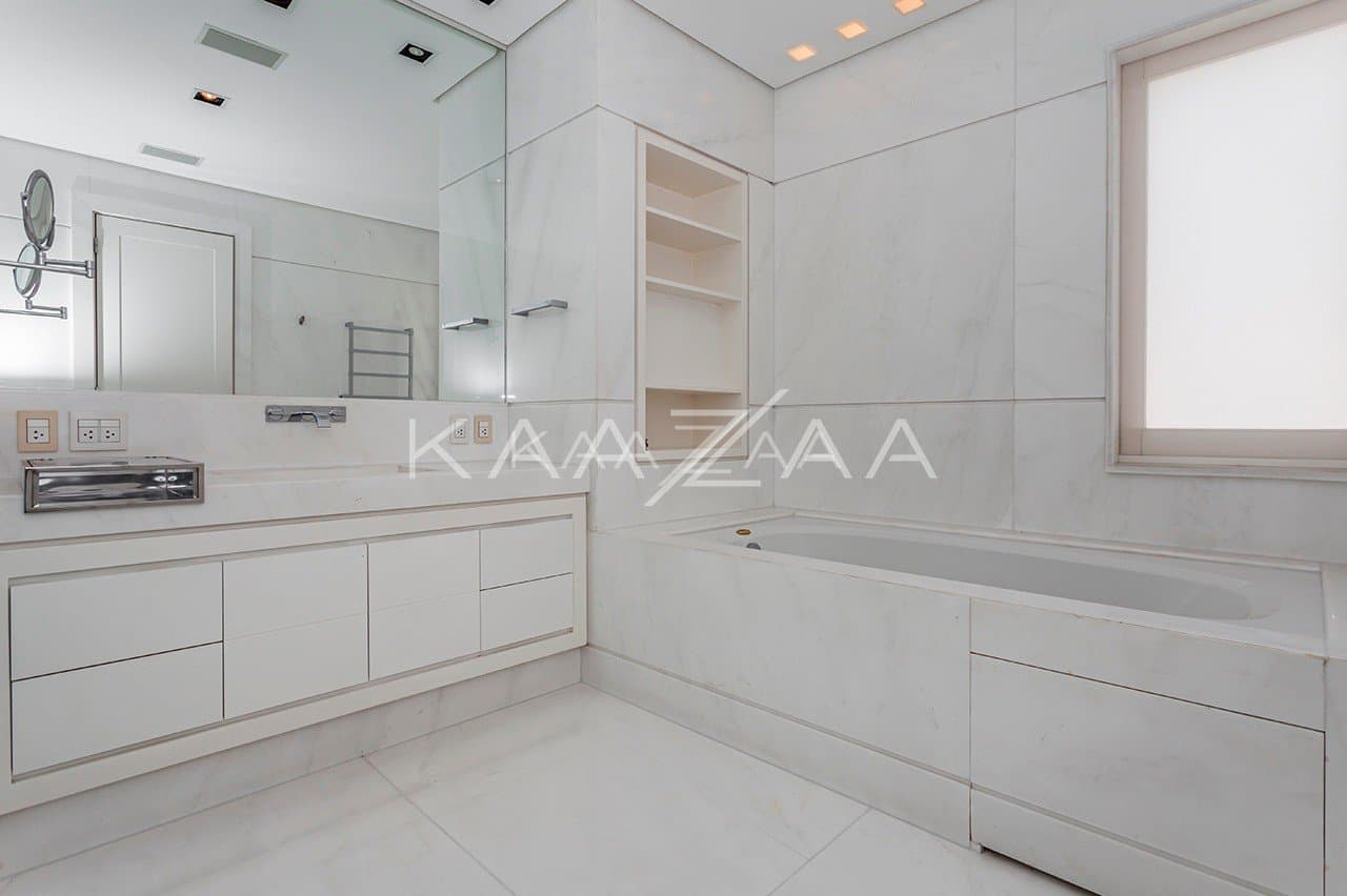 Design clean e acabamentos primorosos nesta casa na Cidade Jardim. - Foto 15