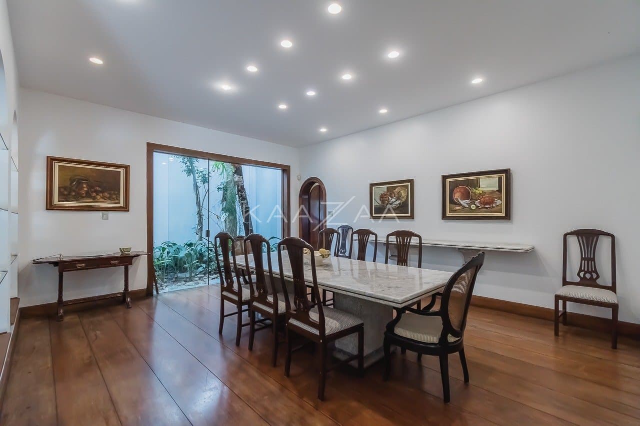 Casa com ares frescos, paisagismo e muita tranquilidade. Uma planta inigualável, no Jardim Guedala. - Foto 14