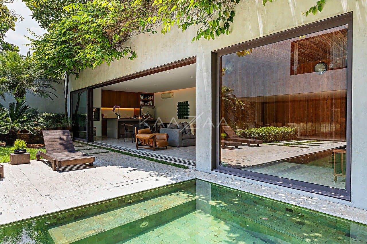 Arquitetura e paisagismo irretocáveis: casa no Jardim Paulistano. - Foto 10