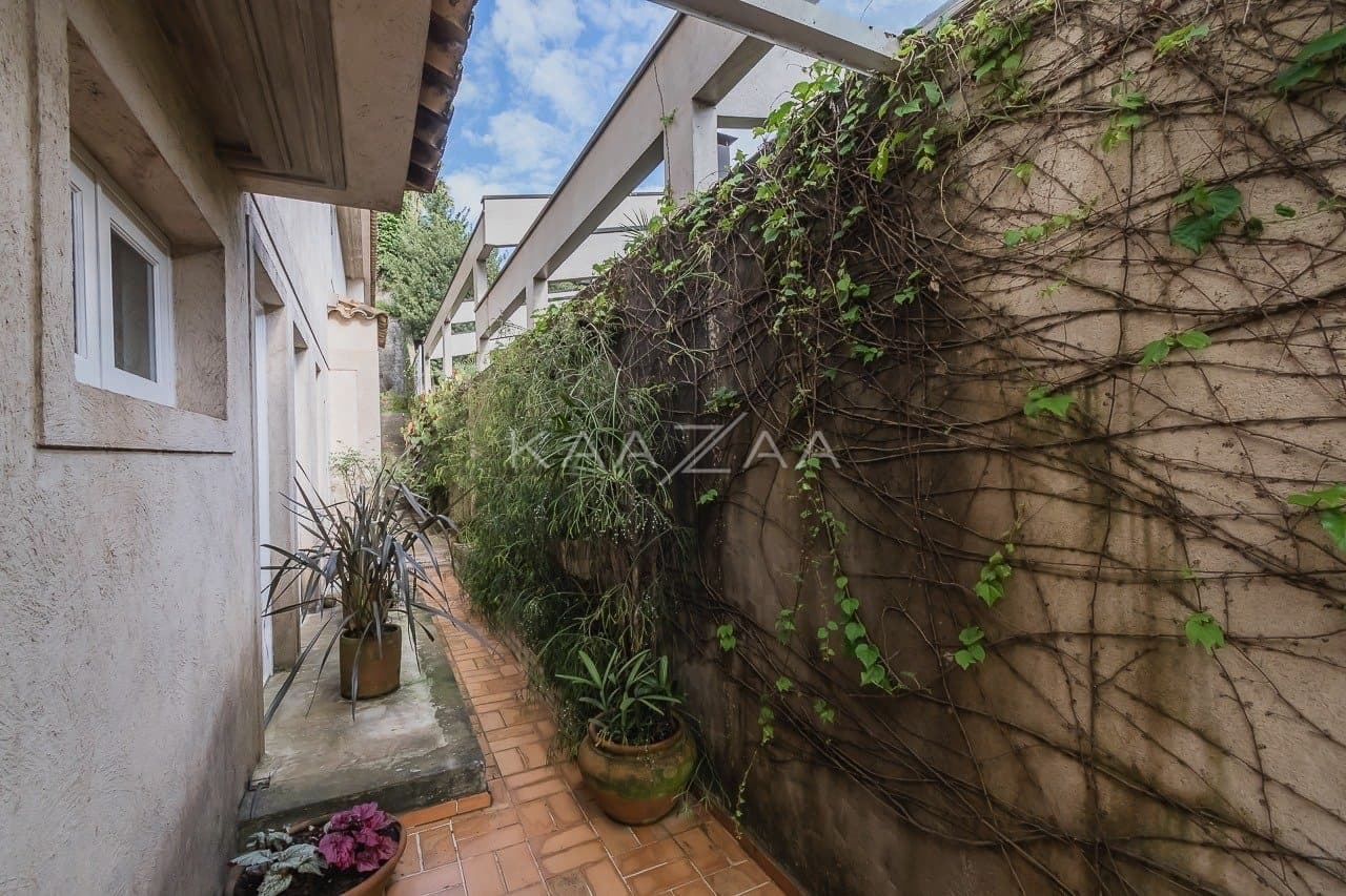 Casa muito ampla e ensolarada, em condominio de rua fechada com muita segurança na Cidade Jardim. - Foto 30