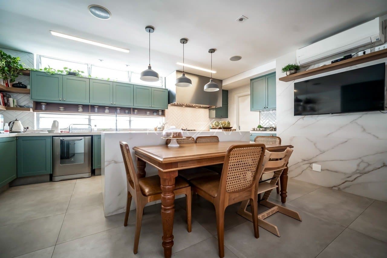 Um apartamento belíssimo no Itaim Bibi: reformado, com excelente infra-estrutura e acabamentos. - Foto 13