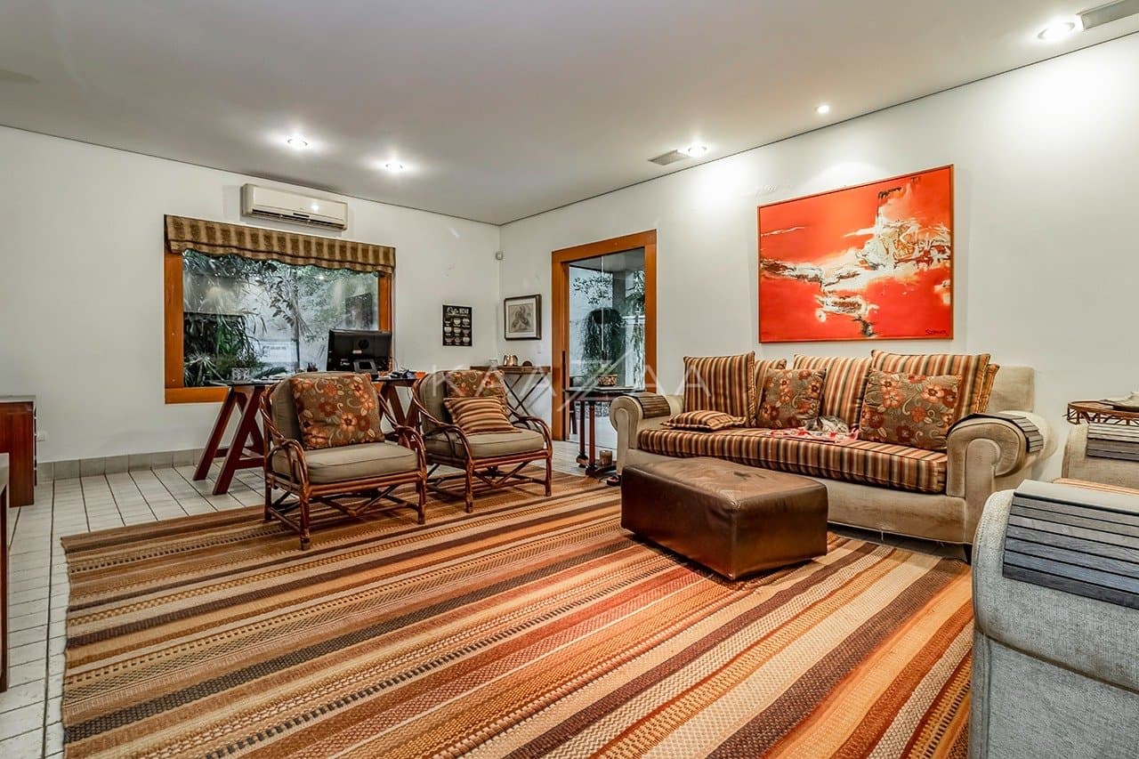 Uma casa rodeada de bom gosto, feita para renovar as energias. No Jardim Guedala. - Foto 22
