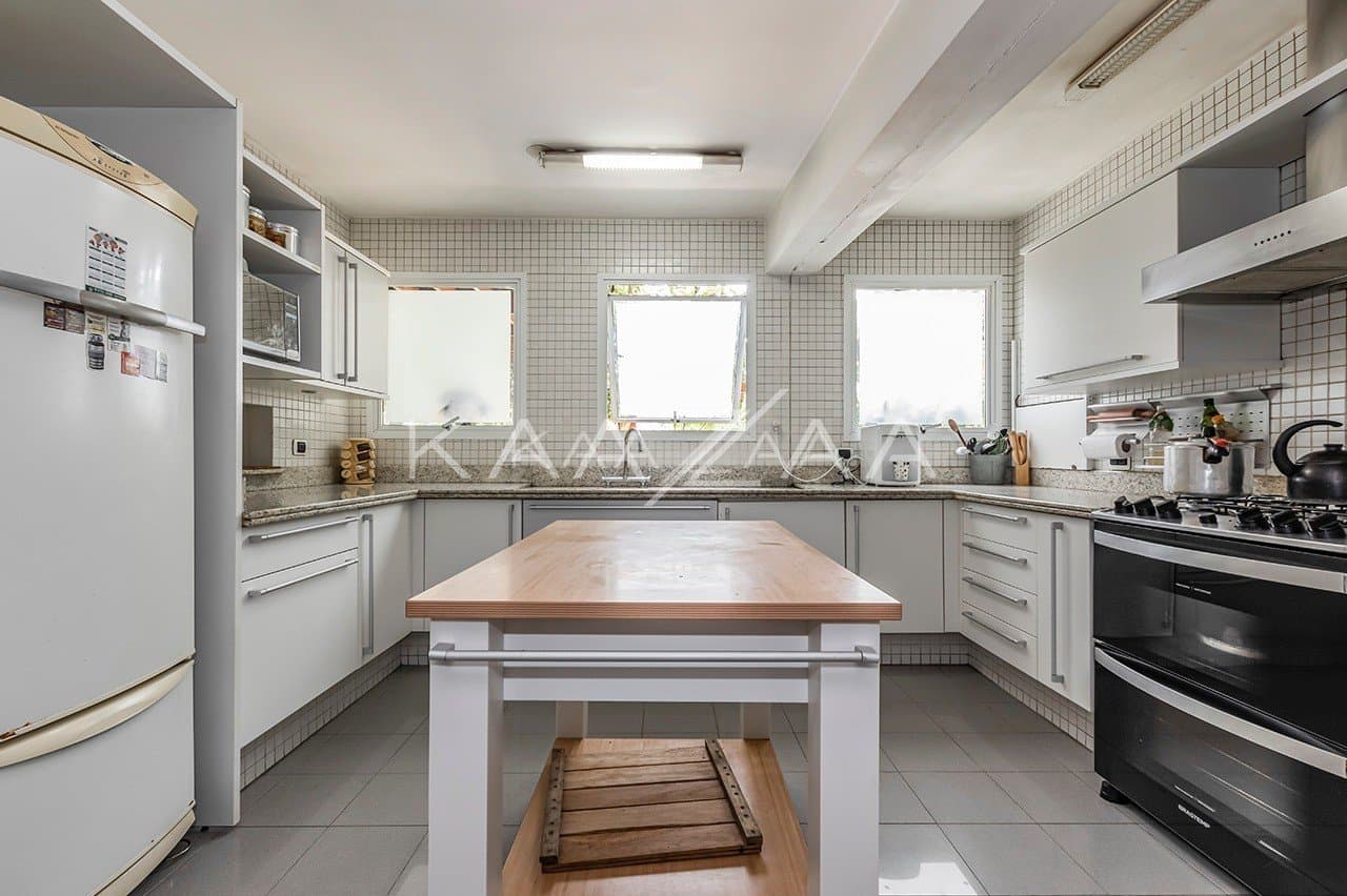 Um projeto autêntico, com espaços reformados e bem planejados. Casa triplex no Jardim Guedala. - Foto 29