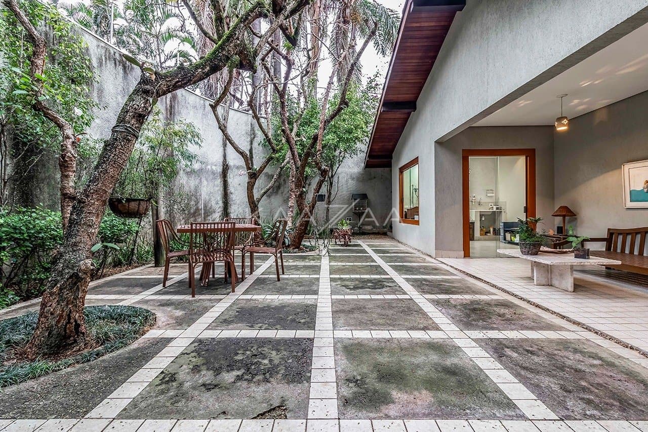 Uma casa rodeada de bom gosto, feita para renovar as energias. No Jardim Guedala. - Foto 8