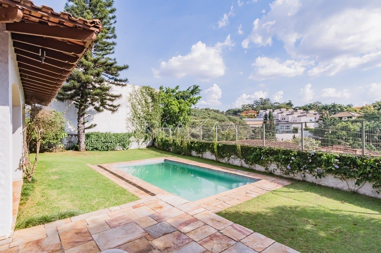 Vista cativante e área externa maravilhosa nesta casa em Cidade Jardim. - Foto 6
