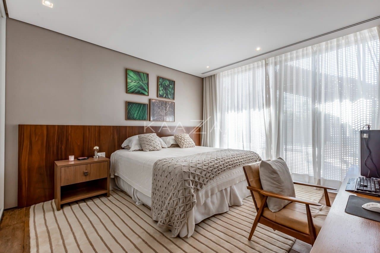 Casa térrea muito arejada, simplesmente impecável. Mobiliada com design, na Fazenda Boa Vista. - Foto 48