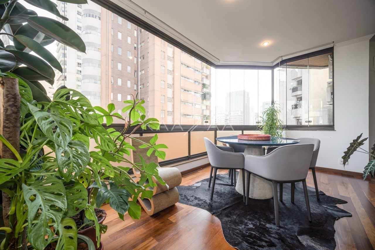 Tranquilidade e conforto são constantes neste apartamento em prédio com lazer no Itaim. - Foto 15