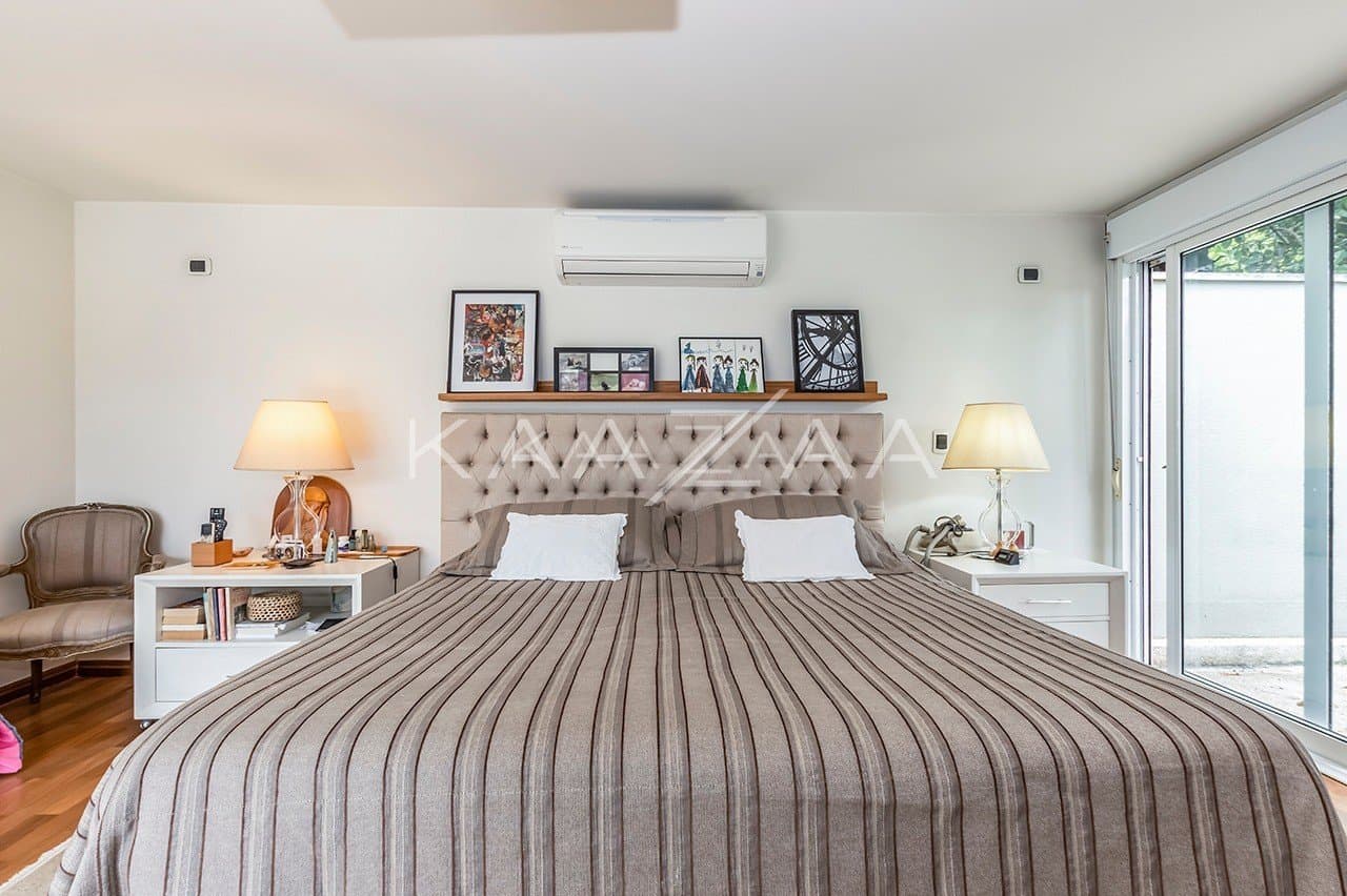 Um projeto autêntico, com espaços reformados e bem planejados. Casa triplex no Jardim Guedala. - Foto 35