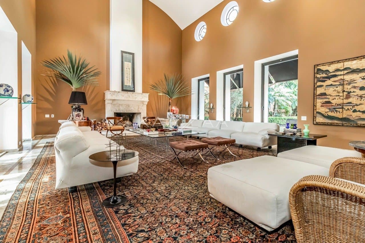 Casa deliciosa com lindo jardim e 4 suítes. Reformada, no Jardim Guedala. - Foto 17