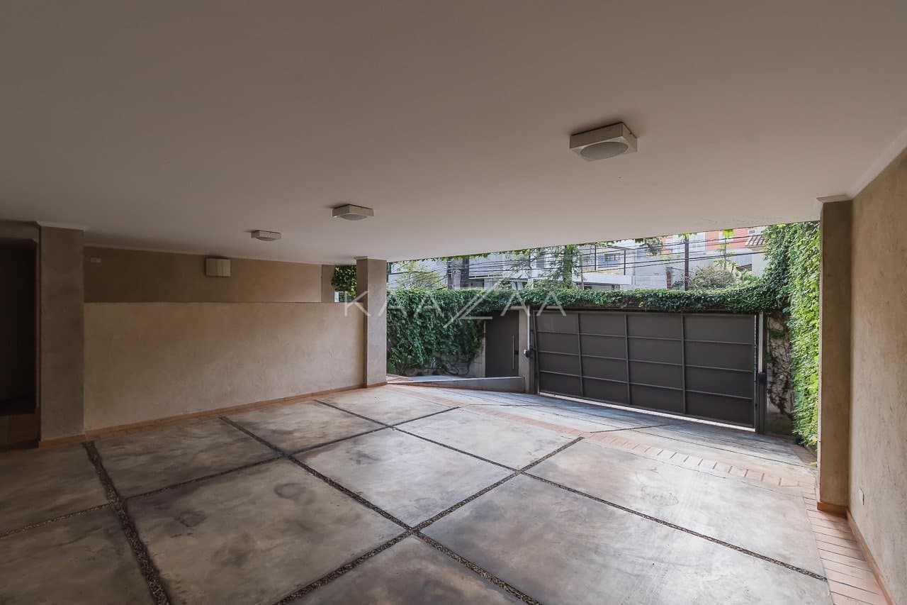 Casa muito ampla e ensolarada, em condominio de rua fechada com muita segurança na Cidade Jardim. - Foto 75