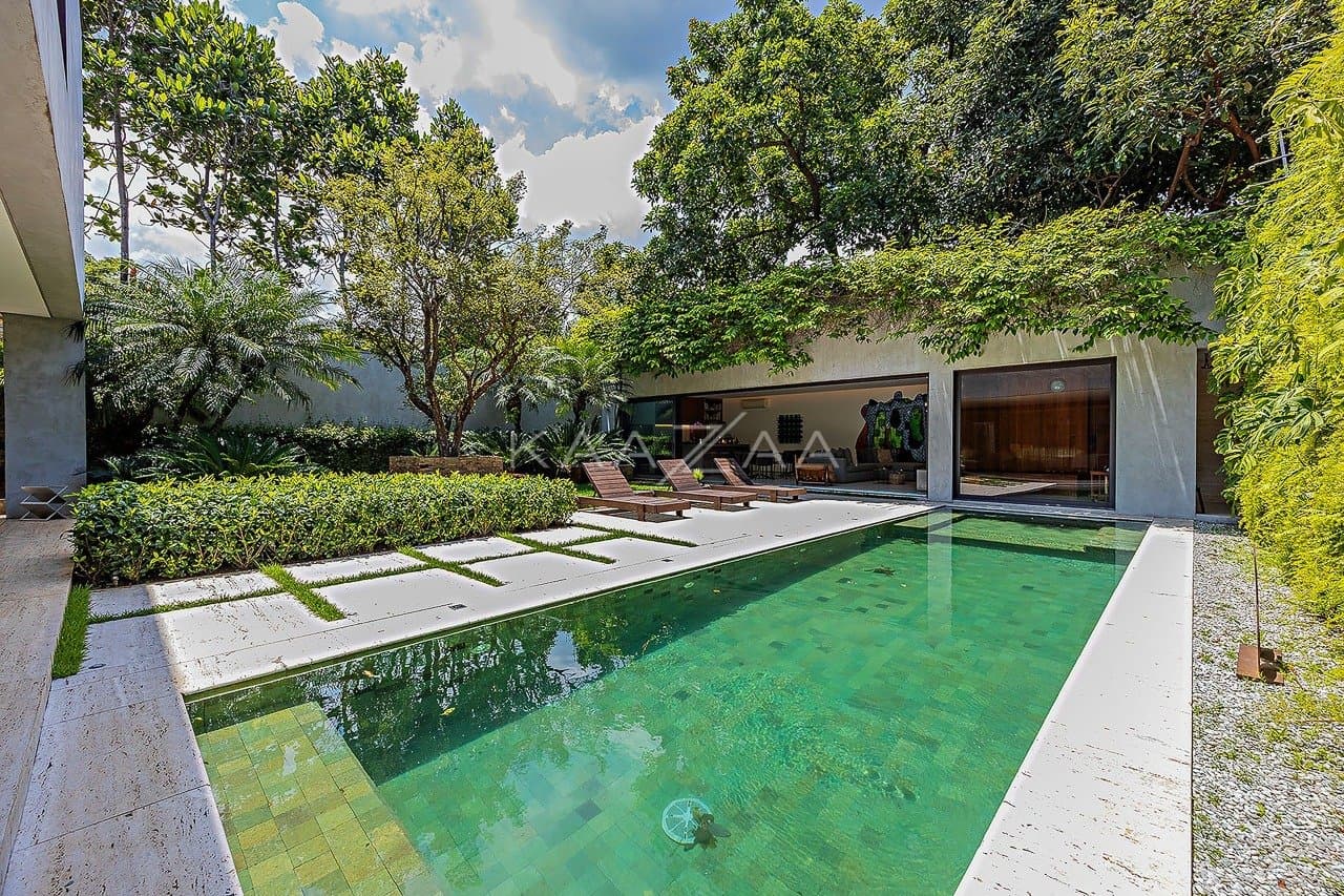 Arquitetura e paisagismo irretocáveis: casa no Jardim Paulistano. - Foto 8