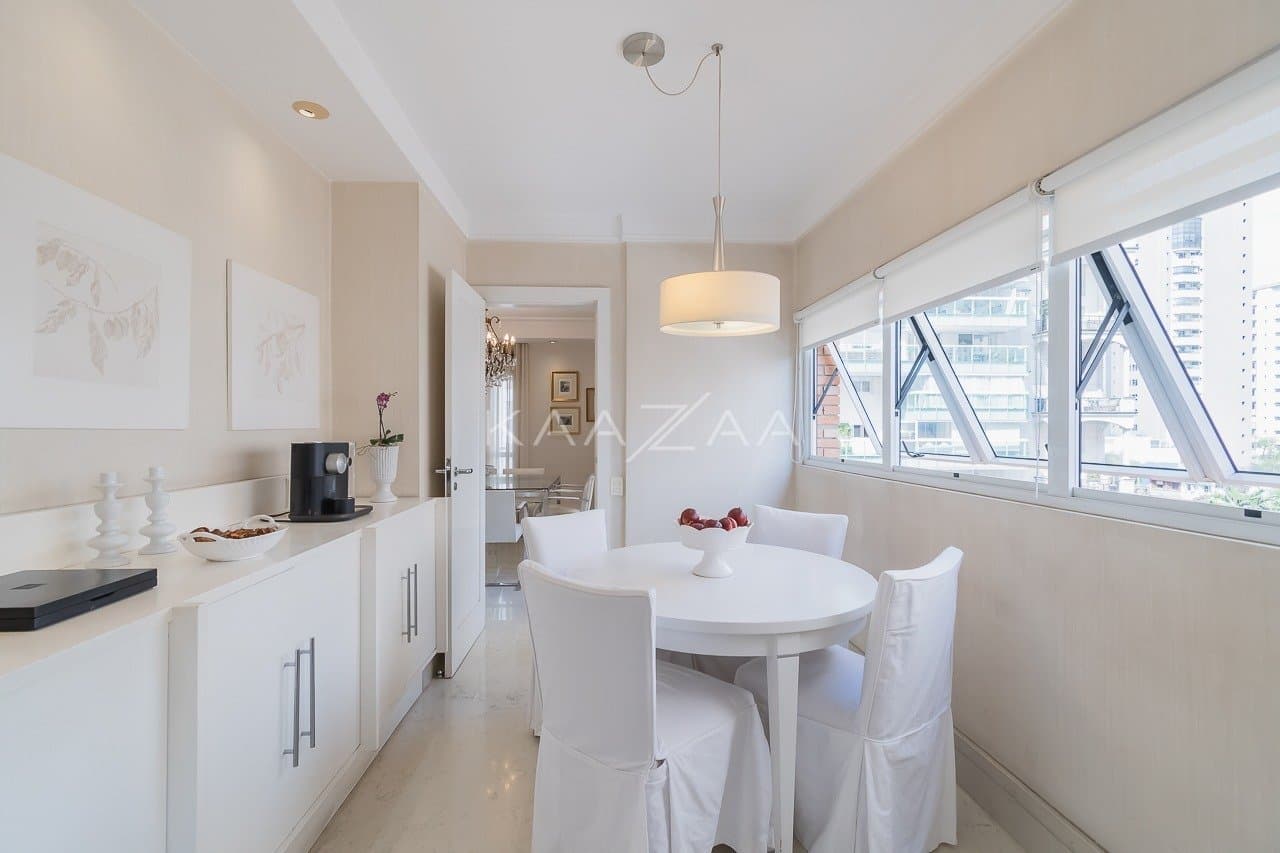 Harmonia clássica e moderna neste apartamento em Moema. - Foto 21