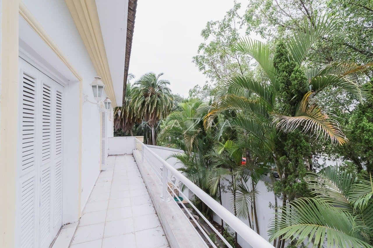 Ambientes leves e espaçosos, nesta casa de 480m² com 4 suítes no Jardim Paulista. - Foto 28