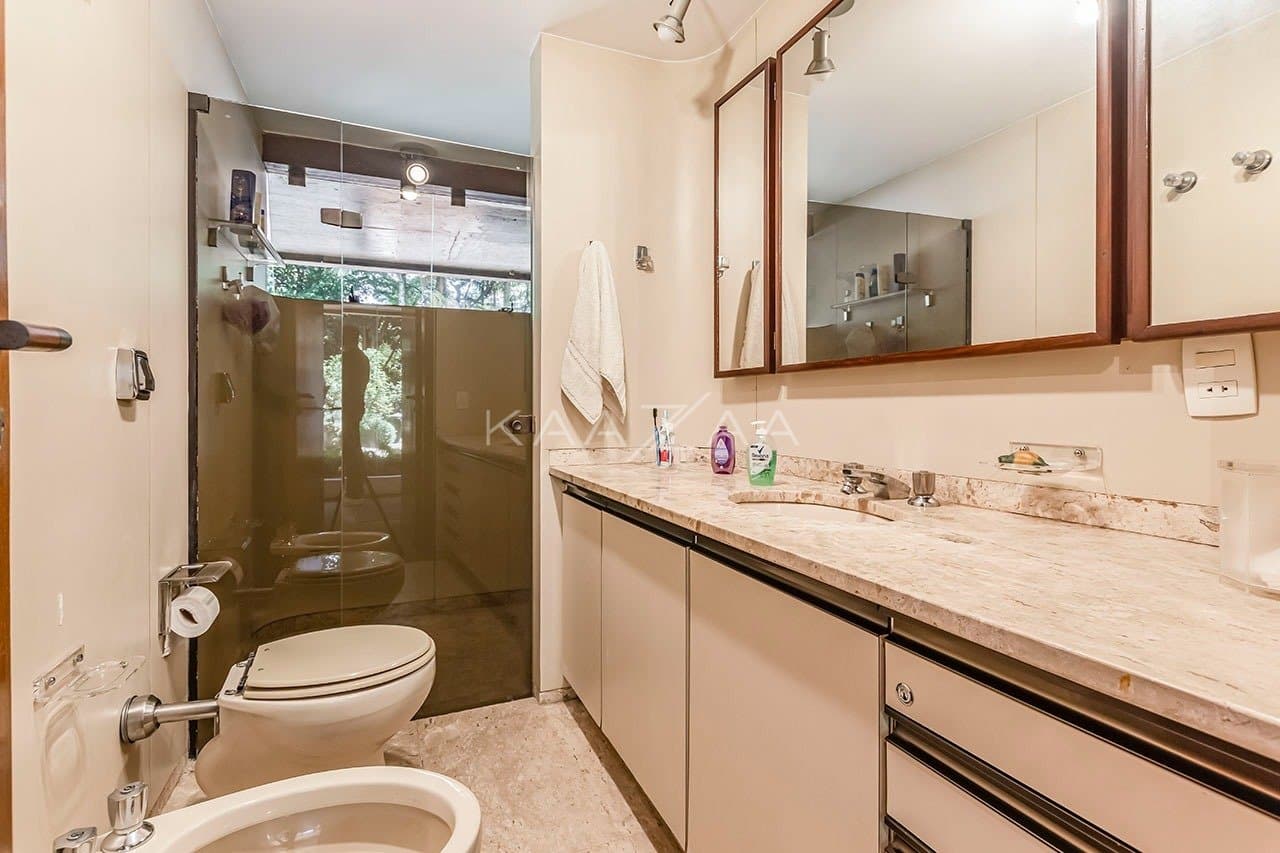 Com ares de casa de campo, uma residência espetacular no Jardim América. - Foto 45