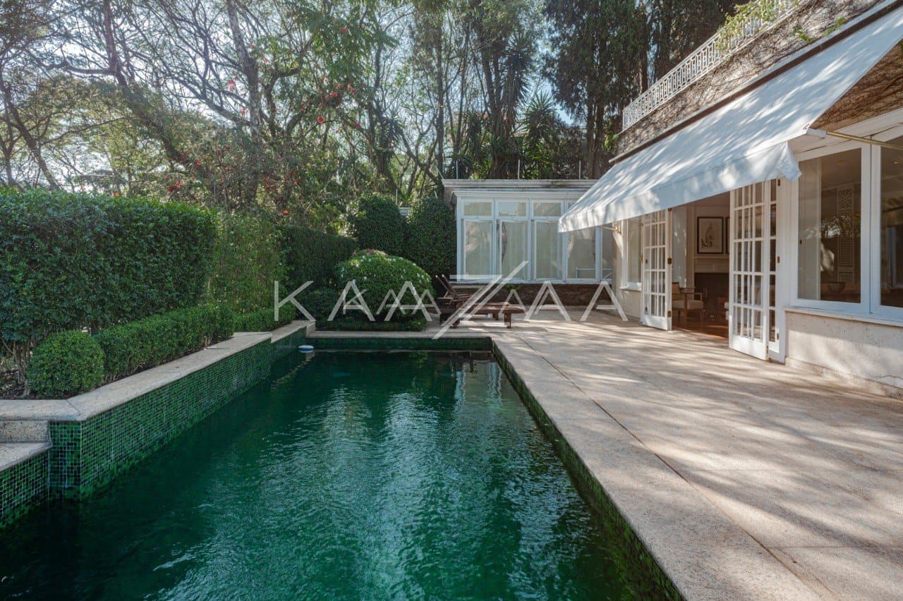 Bela e verdejante. Uma casa que faz sonhar no Jardim Guedala. - Foto 1