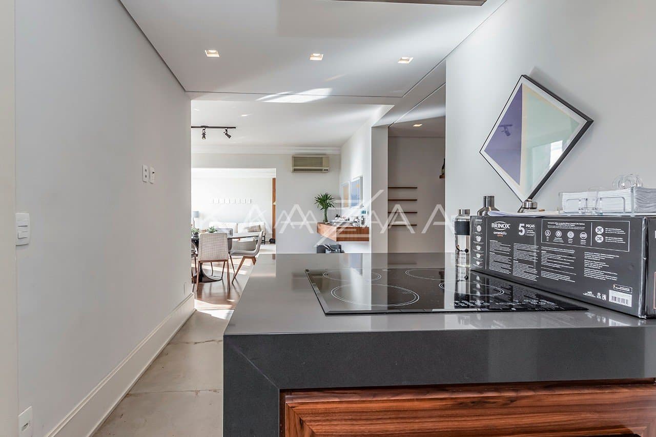 Ambientes amplos e iluminados, com vista panorâmica. Apartamento no Jardim Europa. - Foto 11