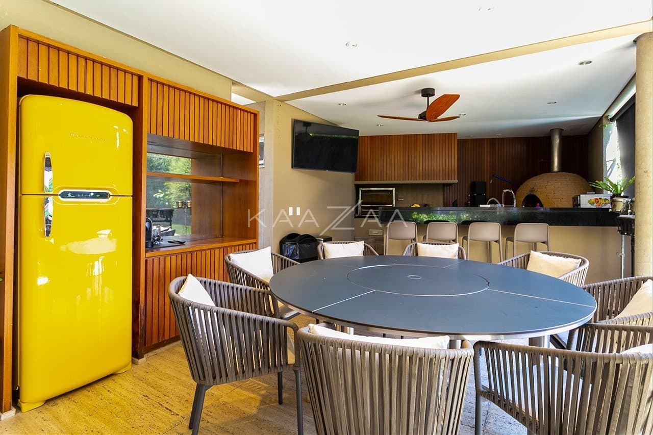 Casa com clima incrível, ótimo espaço de lazer e jardim ensolarado, no bairro Boaçava. - Foto 10