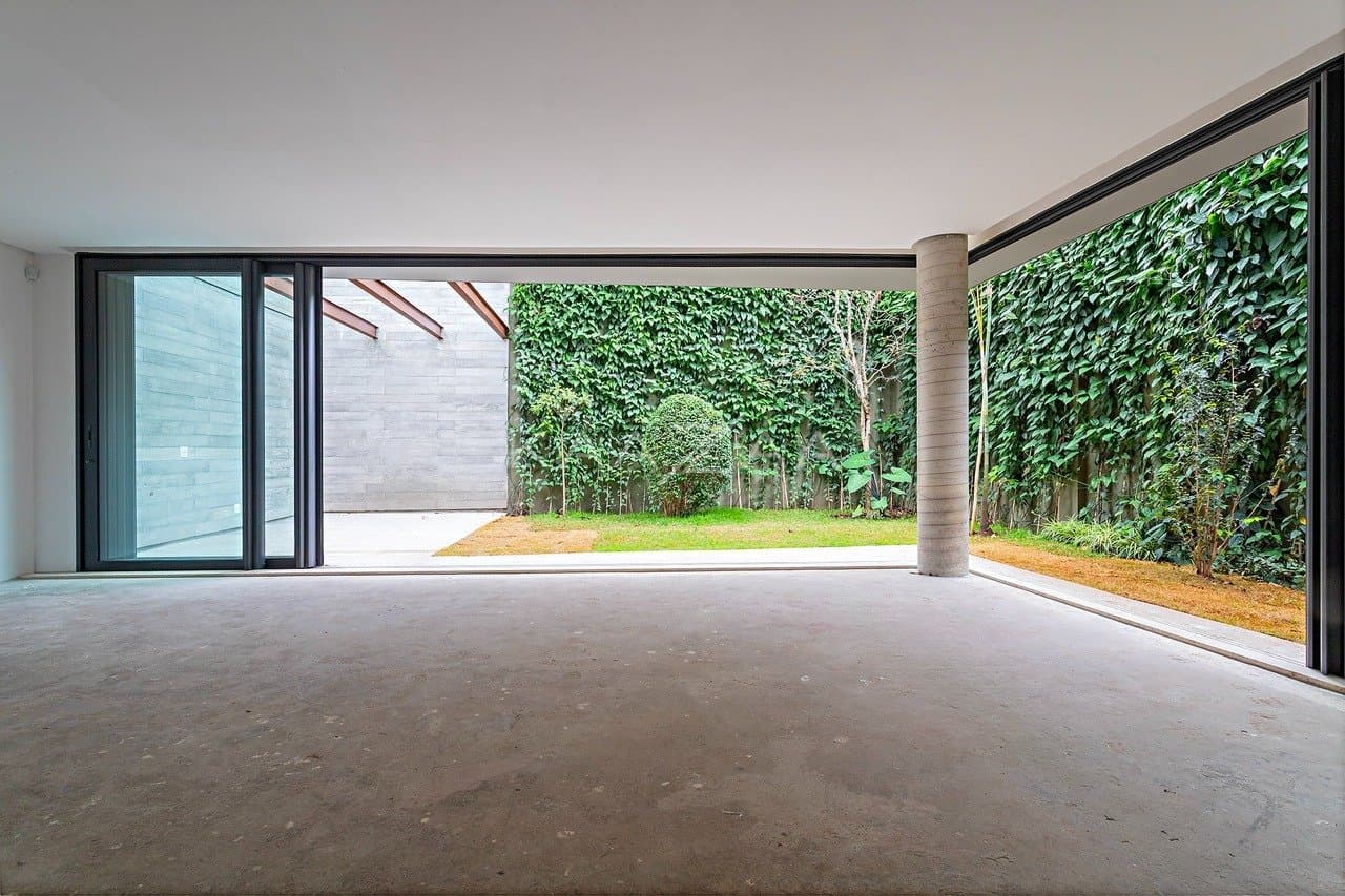 Casa nova contemporânea em rua fechada próxima aos Clubes Pinheiros, Hebraica e Shopping Iguatemi - Foto 17