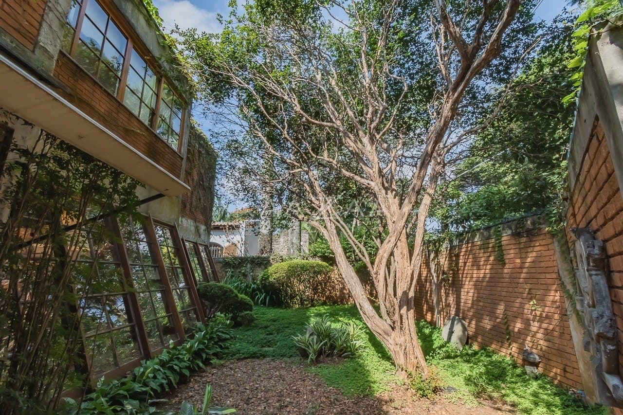 Viver em tranquilidade sem sair de São Paulo. Casa com ares de campo, em Cidade Jardim. - Foto 33