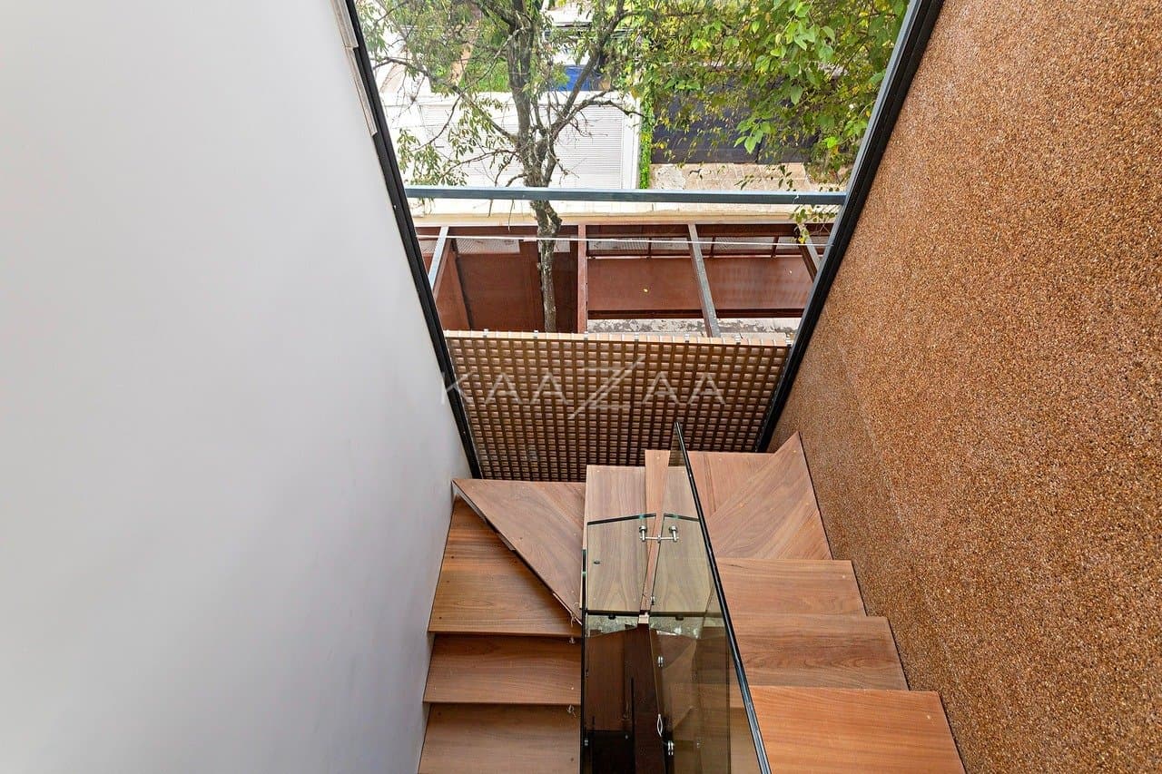 Casa nova contemporânea em rua fechada próxima aos Clubes Pinheiros, Hebraica e Shopping Iguatemi - Foto 10