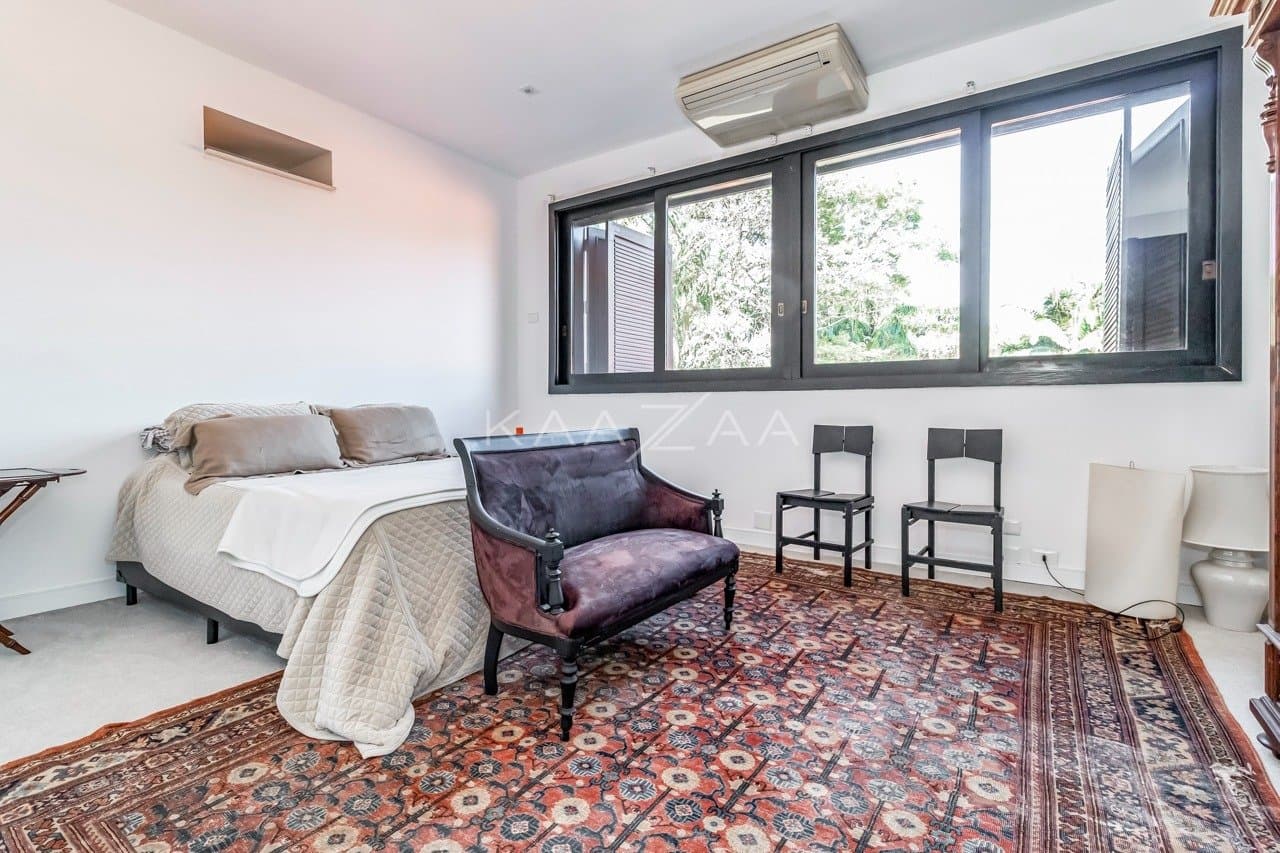 Casa deliciosa com lindo jardim e 4 suítes. Reformada, no Jardim Guedala. - Foto 73