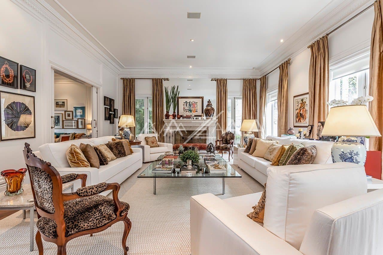 A estética clássica e impecável faz desta casa um lar exuberante. Na melhor localização da Cidade Jardim. - Foto 6