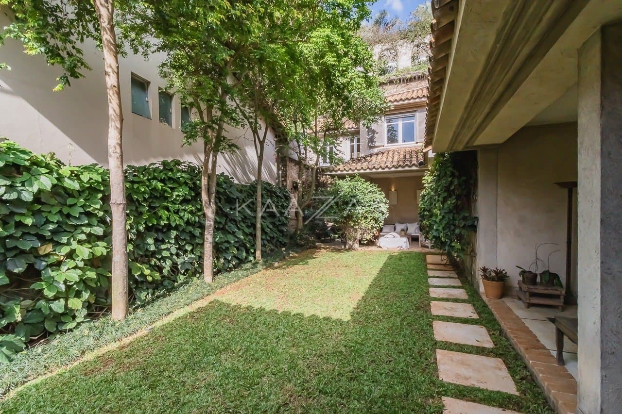 Casa muito ampla e ensolarada, em condominio de rua fechada com muita segurança na Cidade Jardim. - Foto 13