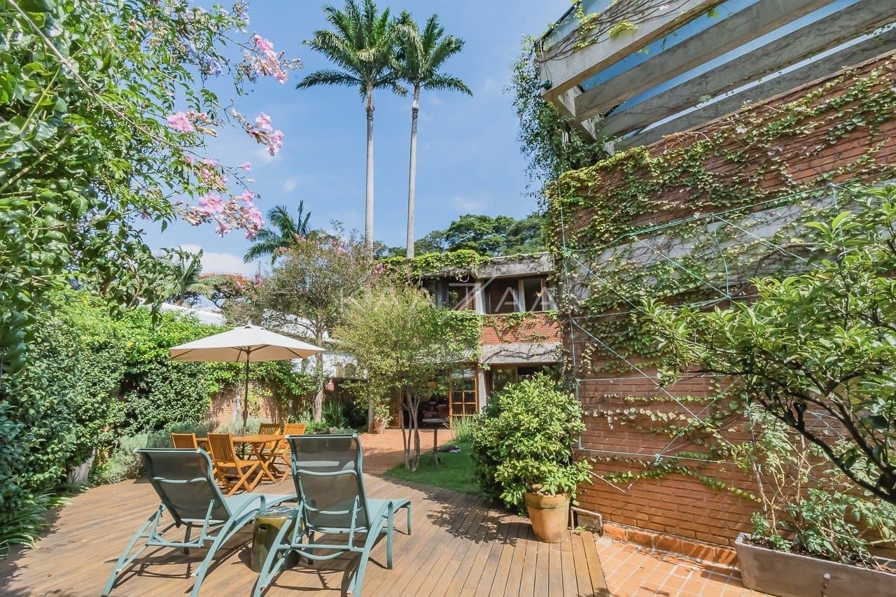 Viver em tranquilidade sem sair de São Paulo. Casa com ares de campo, em Cidade Jardim. - Foto 11