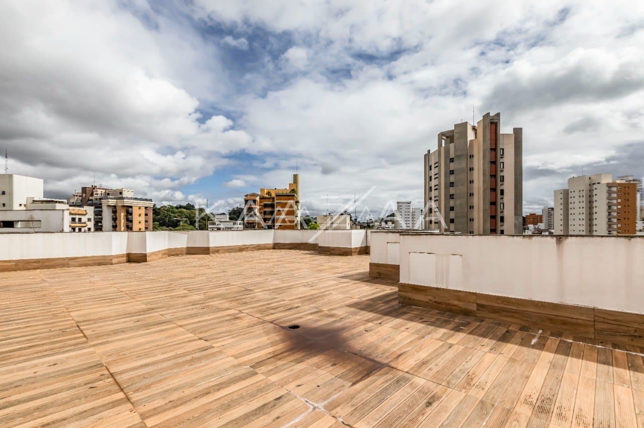Com um visual incrível, esta agradável cobertura dispõe de espaço e tranquilidade. No Real Parque. - Foto 37