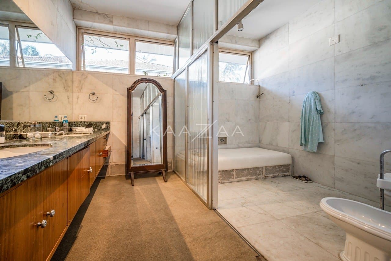 Excelente casa modernista, com lindo jardim em um amplo terreno no Jardim Europa. - Foto 50