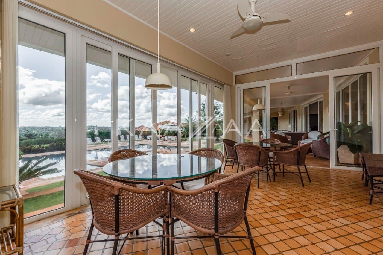 Uma vista deliciosa rodeia os ambientes, com tudo feito para relaxar. Casa na Quinta da Baroneza II. - Foto 31