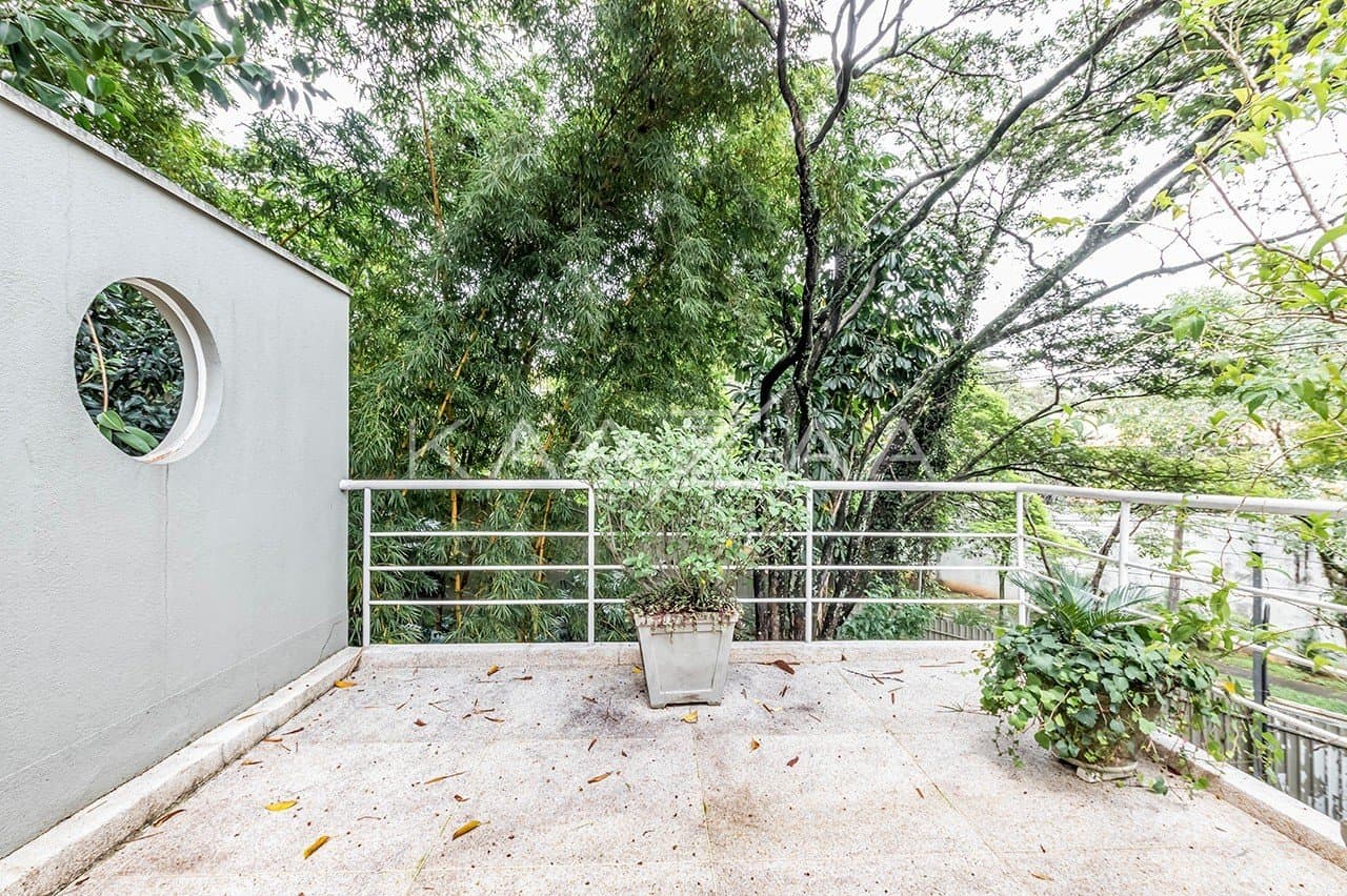 Um projeto autêntico, com espaços reformados e bem planejados. Casa triplex no Jardim Guedala. - Foto 9