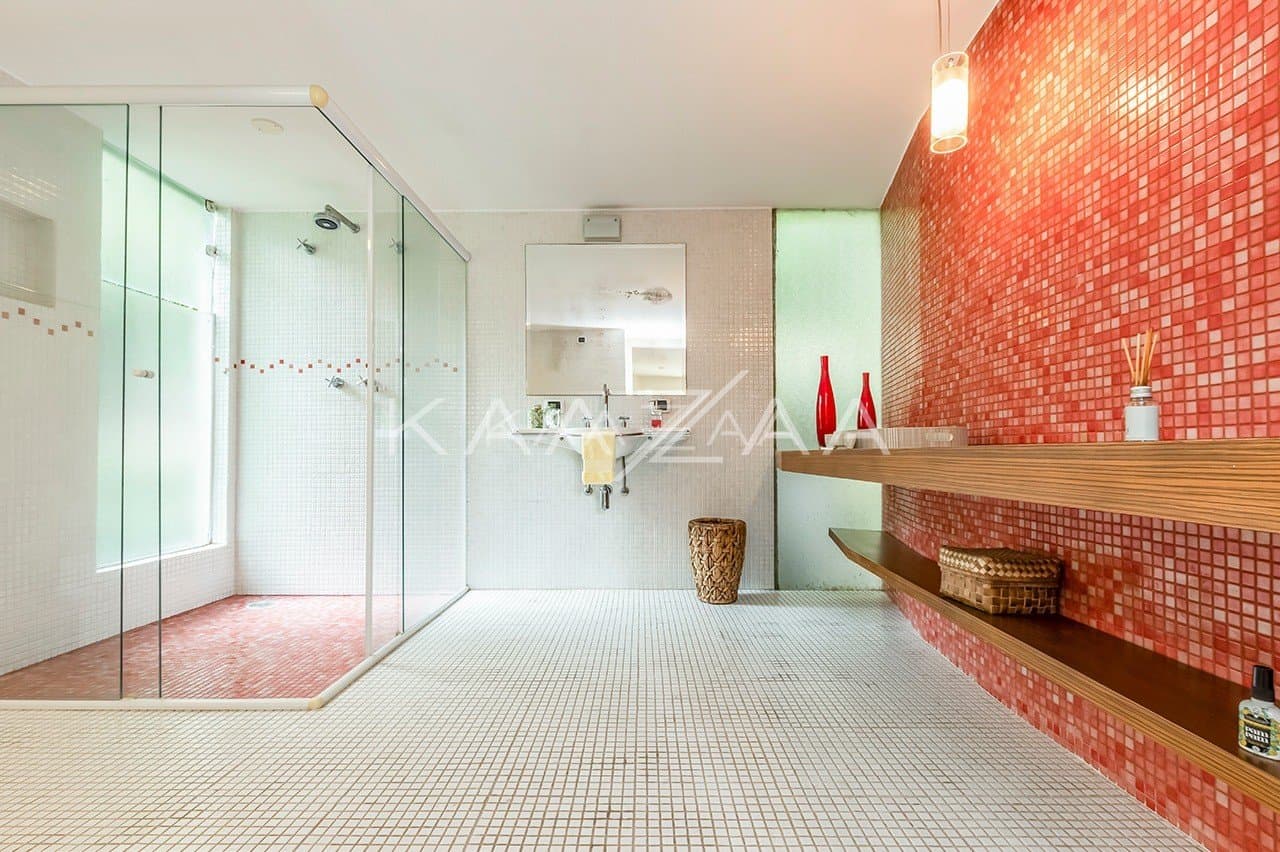 Um projeto autêntico, com espaços reformados e bem planejados. Casa triplex no Jardim Guedala. - Foto 42