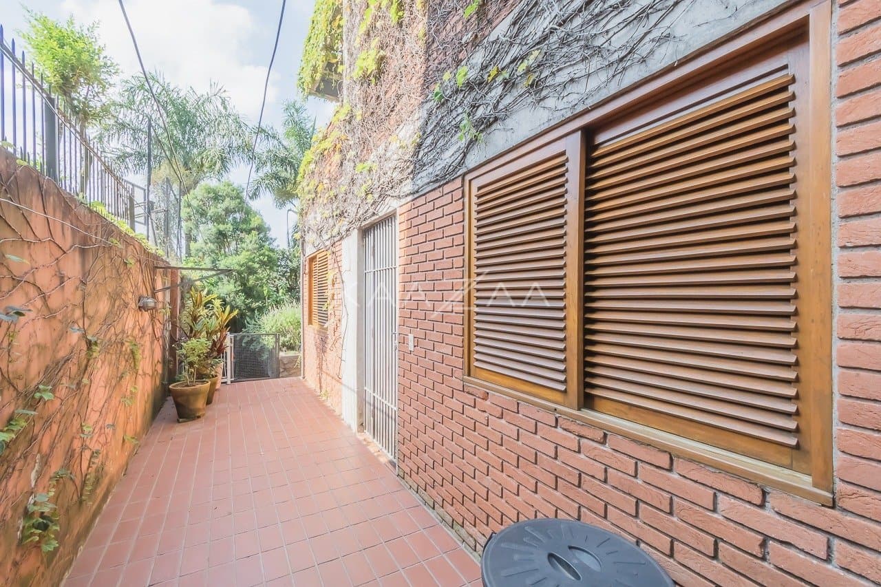Viver em tranquilidade sem sair de São Paulo. Casa com ares de campo, em Cidade Jardim. - Foto 44