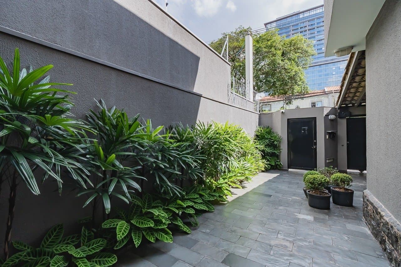 Casa com amplitude e liberdade, para reforma no Jardim Paulistano. - Foto 14