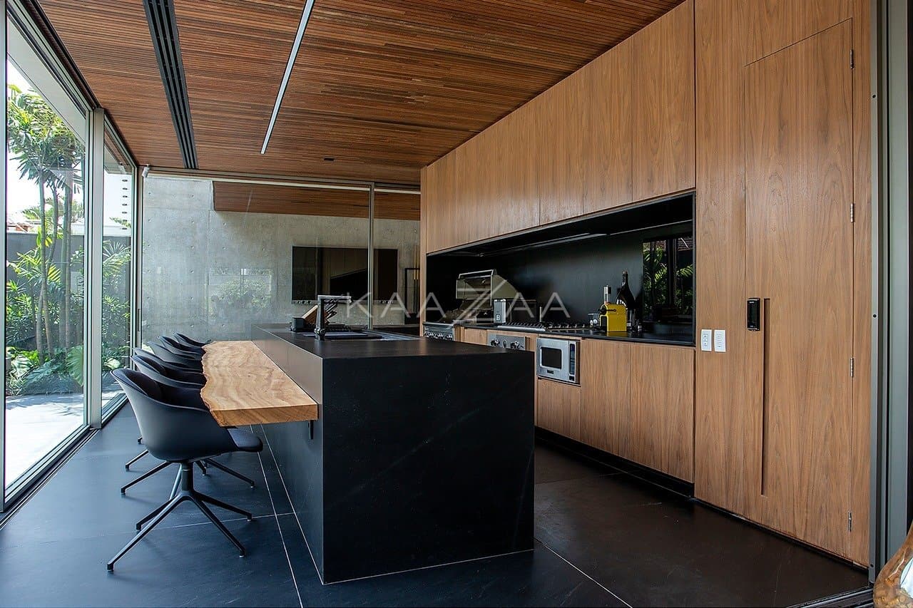 Contemporânea e toda mobiliada: casa com ambientes livres e jardim magnífico em rua fechada em Alto de Pinheiros. - Foto 27