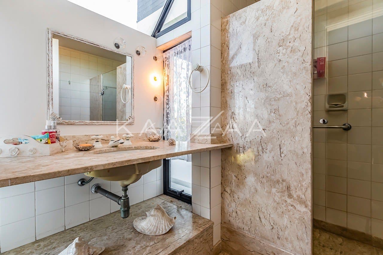 Área gourmet, piscina, atelier, pomar, lago de carpas e vista panorâmica. Casa para comtemplar a vida, no Jardim Guedala. - Foto 39