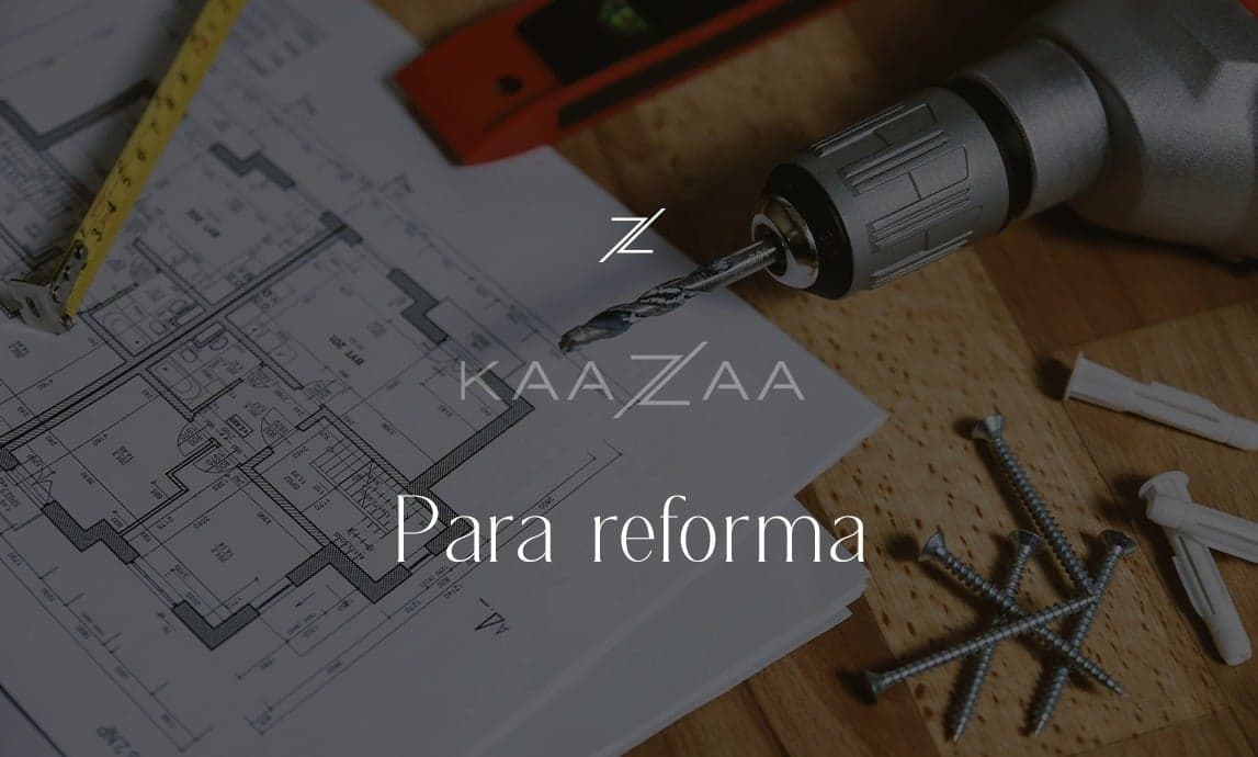 Casa cheia de potencial para reforma, com 1600 m² de terreno e um jardim exuberante em Alto de Pinheiros. - Foto 2