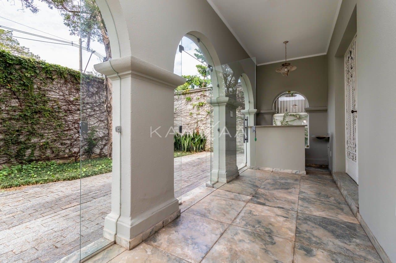 Casa confortável com terraço, em rua tranquila no Jardim Paulista. - Foto 49