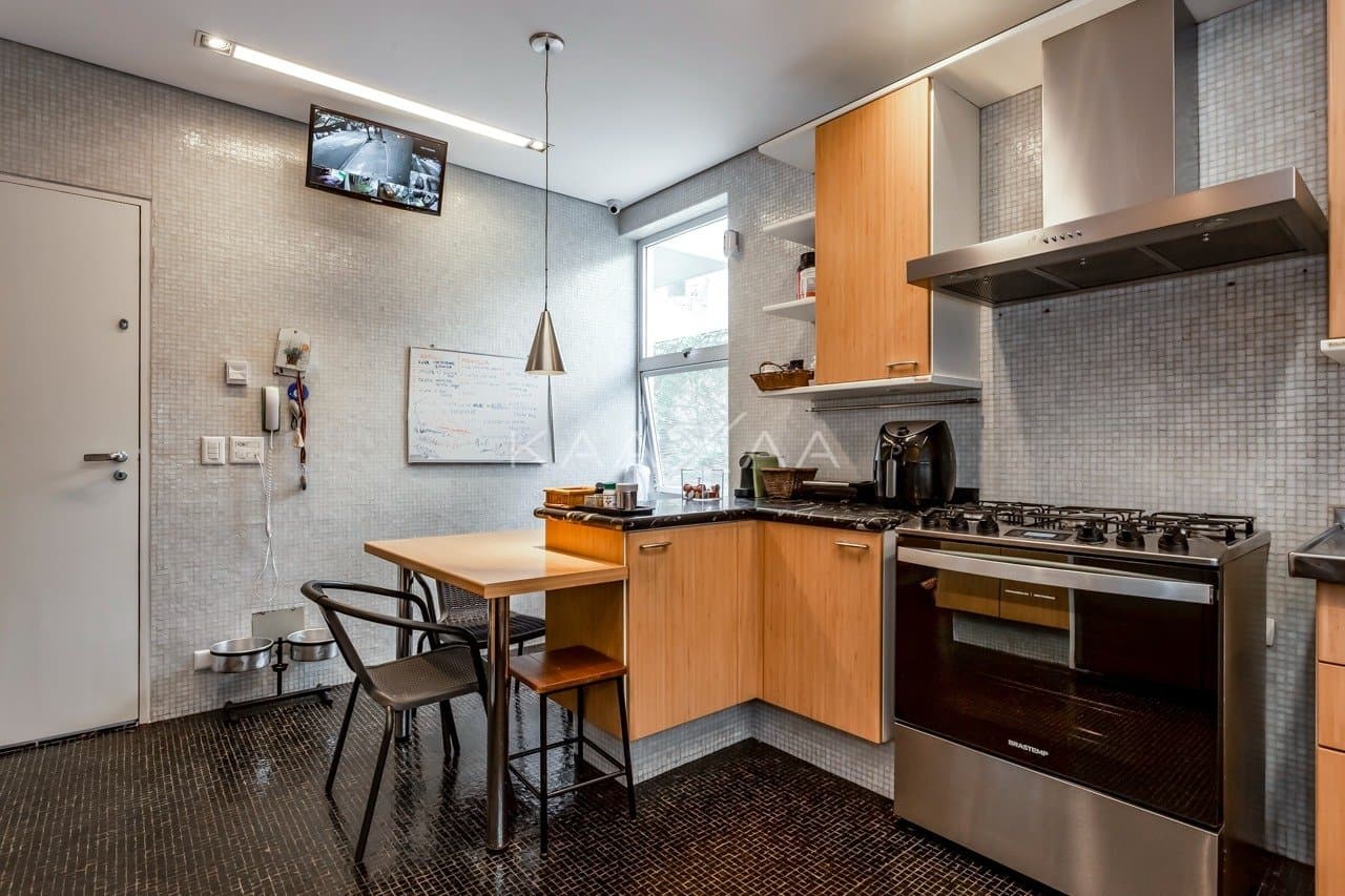 Casa super prática e bem construída. Muita luz natural e tranquilidade no Jardim Europa. - Foto 18
