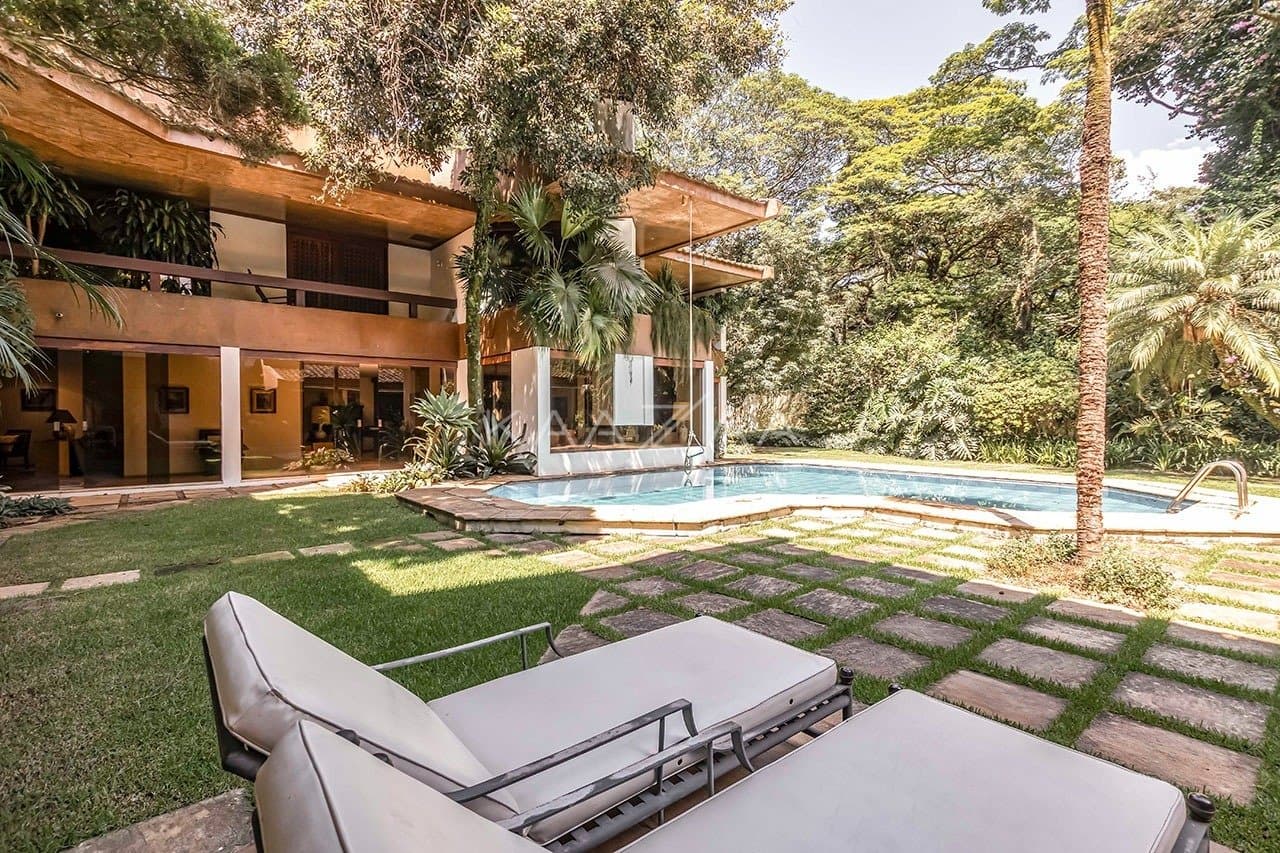 Com ares de casa de campo, uma residência espetacular no Jardim América. - Foto 5