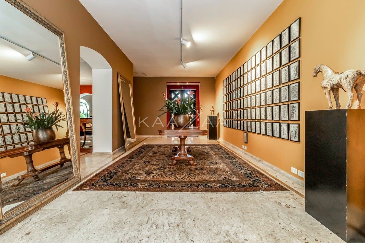 Casa deliciosa com lindo jardim e 4 suítes. Reformada, no Jardim Guedala. - Foto 25