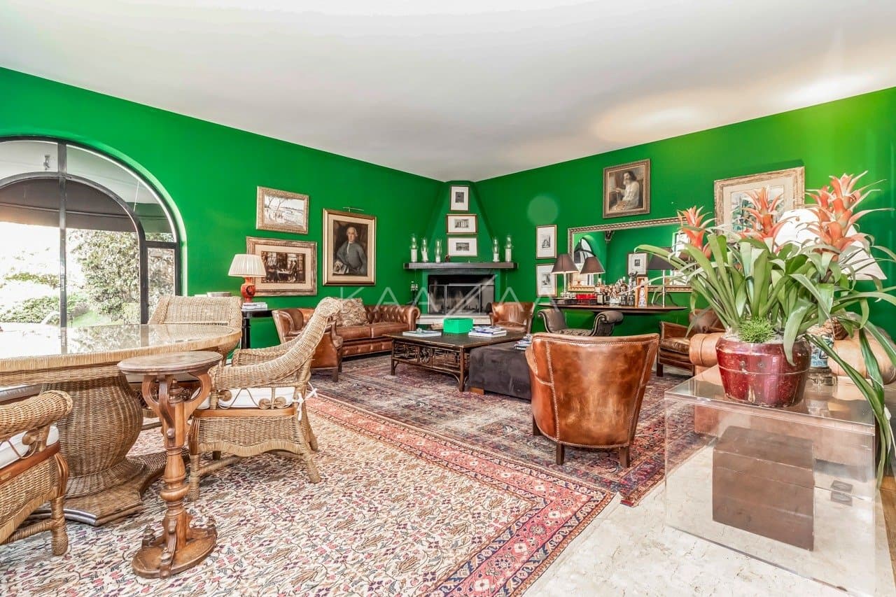 Casa deliciosa com lindo jardim e 4 suítes. Reformada, no Jardim Guedala. - Foto 44